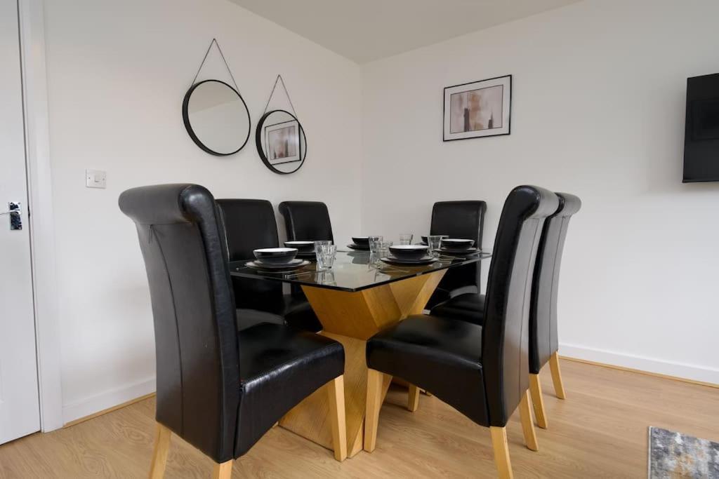 Highley's Nest - Fully Furnished Gem, Free Private Parking, Sky Tv & Netflix Coventry