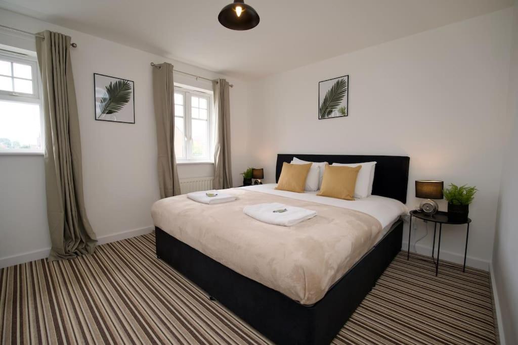 Highley's Nest - Fully Furnished Gem, Free Private Parking, Sky Tv & Netflix * Coventry