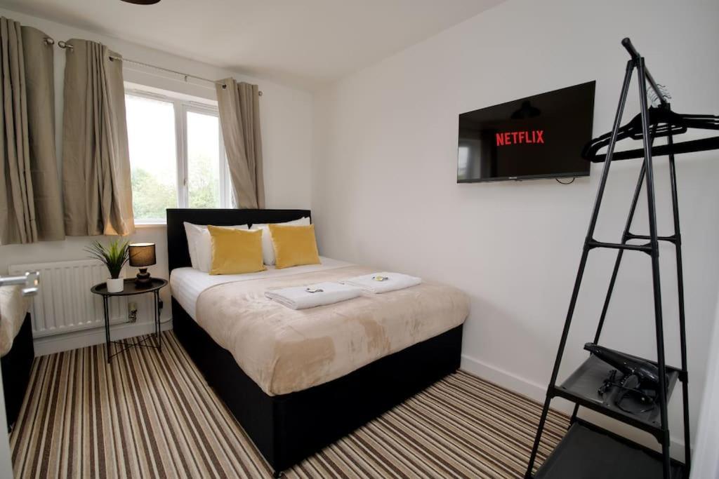 Highley's Nest - Fully Furnished Gem, Free Private Parking, Sky Tv & Netflix * Coventry