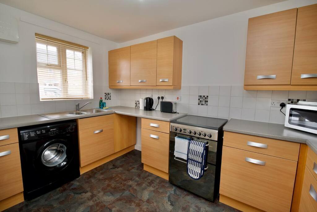 Highley's Nest - Fully Furnished Gem, Free Private Parking, Sky Tv & Netflix Holiday home